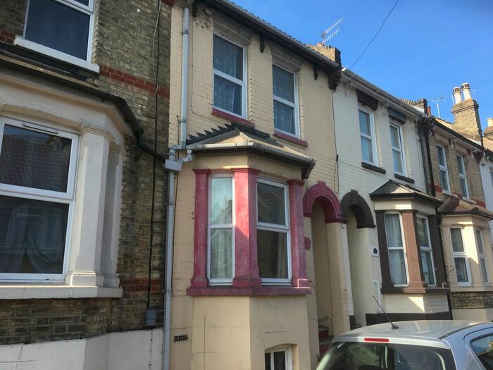 2 Bedroom Terraced House To Rent In Salisbury Road, Chatham, ME4