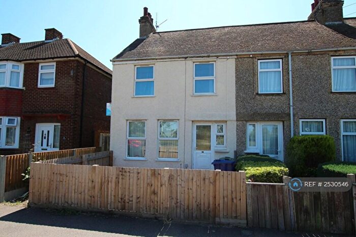 2 Bedroom End Of Terrace House To Rent In New Road, Sheerness, ME12