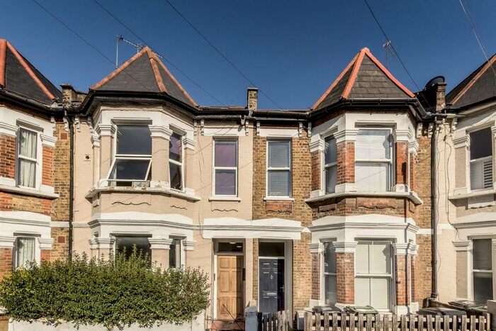 2 Bedroom Flat To Rent In Lyham Road, London, SW2