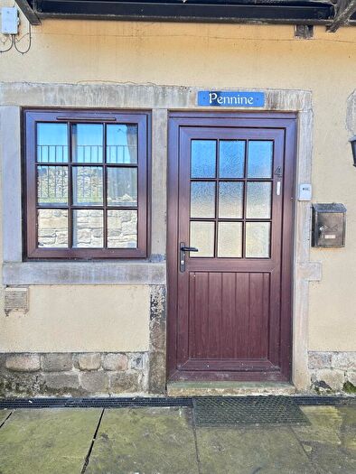 3 Bedroom Flat To Rent In Moor Lodge, Oldfield, Keighley, West Yorkshire, BD22