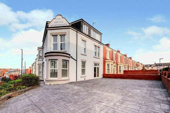 2 Bedroom End Of Terrace House To Rent In South Parade, Whitley Bay, Tyne And Wear, NE26