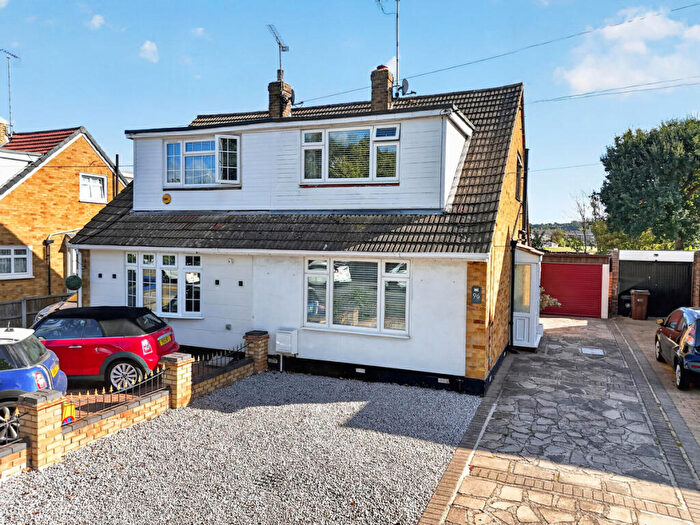 2 Bedroom Semi-Detached House For Sale In Rushbottom Lane, Benfleet, SS7