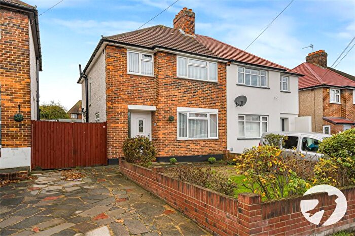 3 Bedroom Semi Detached House For Sale In Edison Road, Welling, Kent, DA16