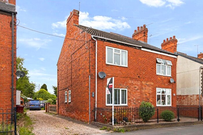 3 Bedroom Semi-Detached House For Sale In South View, Broughton, North Lincolnshire, DN20