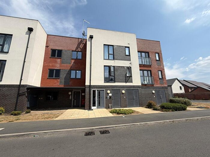 2 Bedroom Property For Sale In Newstead Way, Daventry, NN11