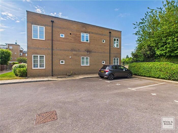 2 Bedroom Flat For Sale In Pavilion Way, Gosport, PO12