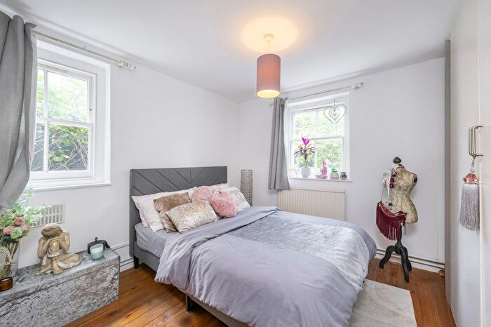 2 Bedroom Flat For Sale In East Dulwich Grove, East Dulwich, SE22