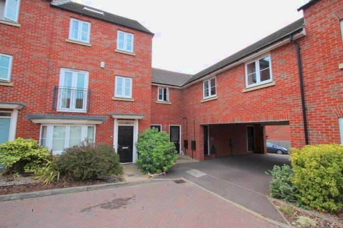 2 Bedroom Maisonette To Rent In Kingfisher Drive, Leighton Buzzard, LU7