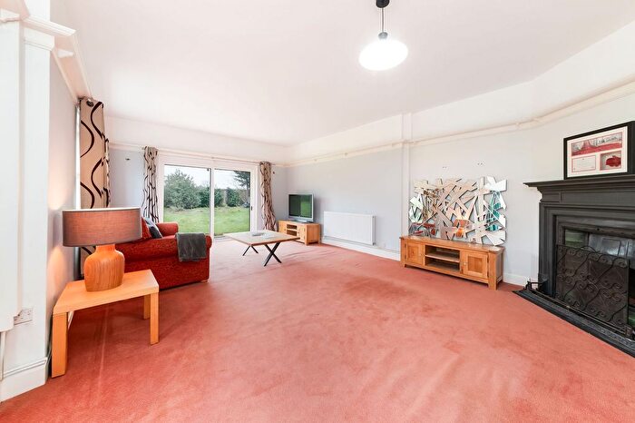 4 Bedroom Detached House For Sale In Norman Avenue, Abingdon, OX14