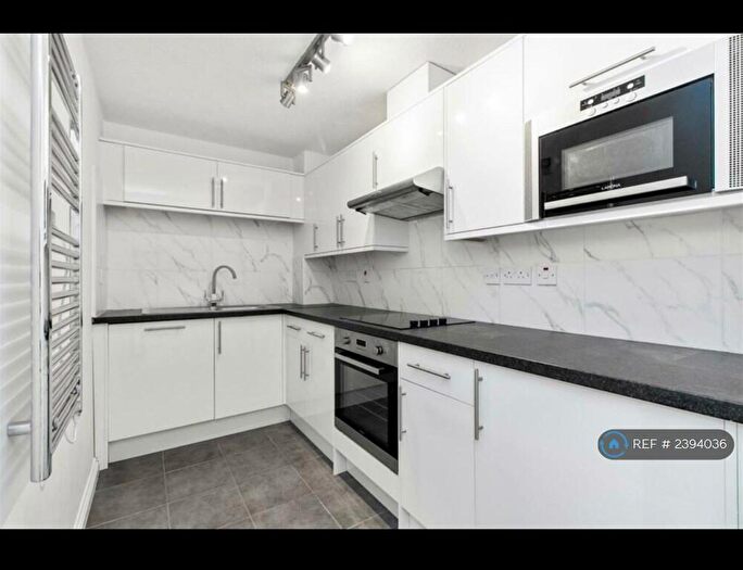 2 Bedroom Flat To Rent In Island House, Morden, SM4