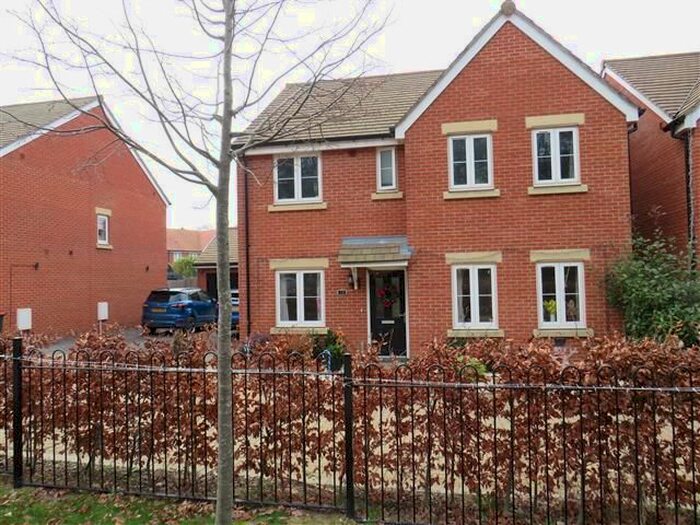 4 Bedroom Property To Rent In Somerley Drive, Crawley RH10