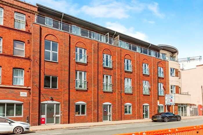 2 Bedroom Flat To Rent In Hotwell Road, Bristol, BS8