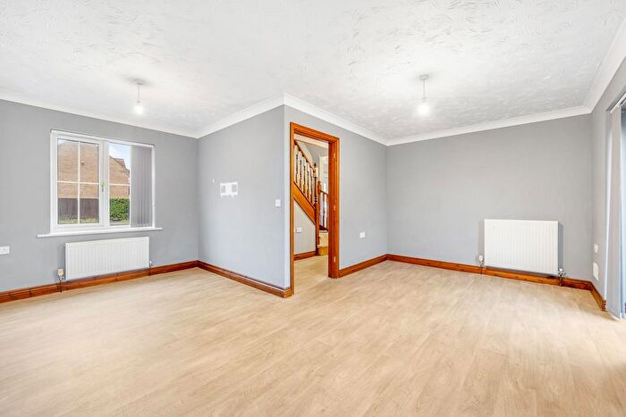3 Bedroom End Of Terrace House For Sale In Chamomile Way, Spalding, PE11