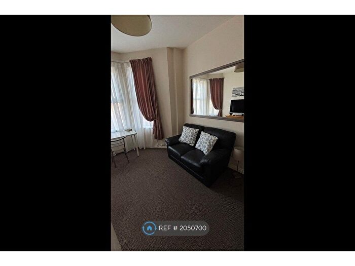 1 Bedroom Flat To Rent In Upper Newtownards Road, Belfast, BT4