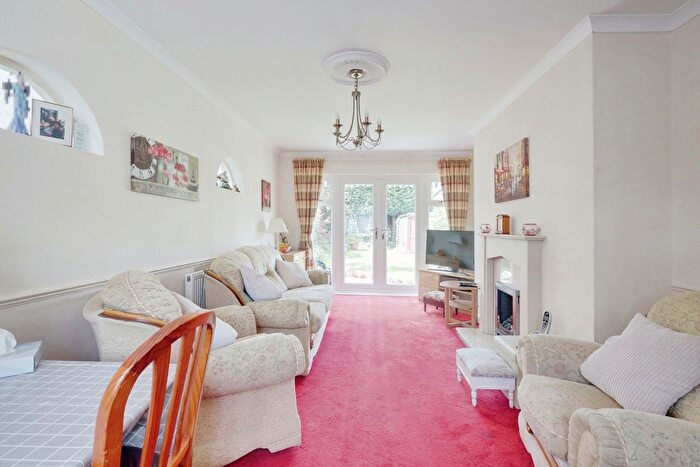2 Bedroom Detached Bungalow For Sale In Cedar Road, Benfleet, SS7