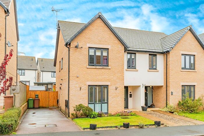 4 Bedroom Semi-Detached House For Sale In Epping Road, Corby, NN18