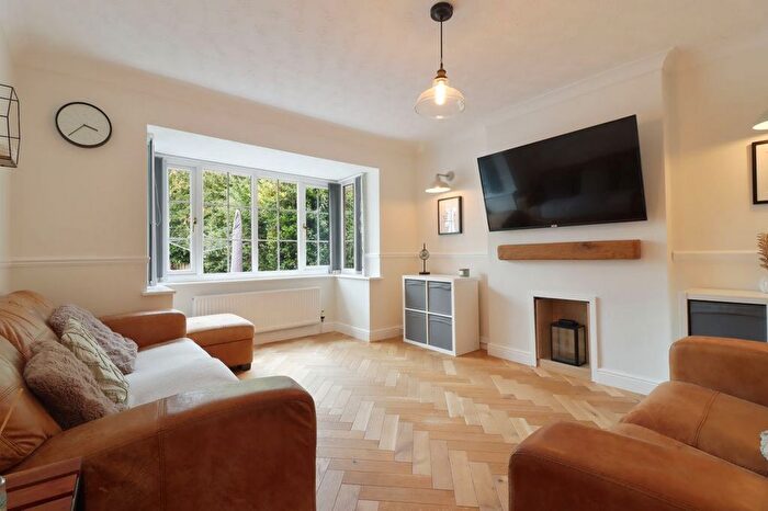 4 Bedroom Detached House For Sale In Cramfit Crescent, Dinnington, Sheffield, S25