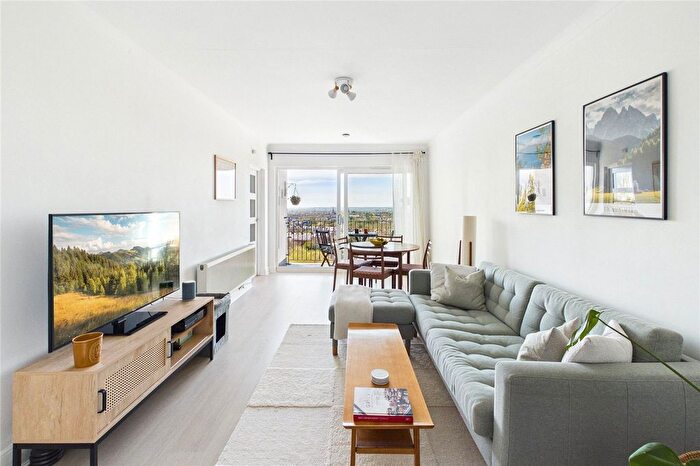 2 Bedroom Flat For Sale In Leigham Court Road, London, SW16