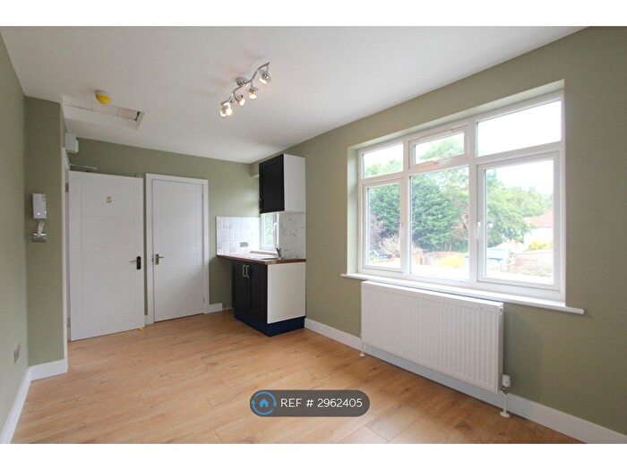 Studio To Rent In Cedars Road, Croydon, CR0