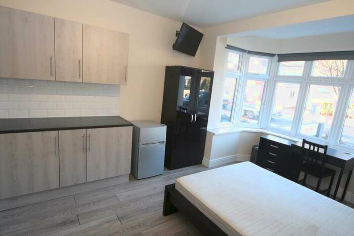 Property To Rent In Bideford Avenue, Greenford, UB6