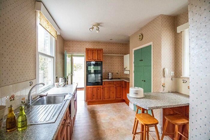 3 Bedroom Terraced House For Sale In Newmarket Road, Cambridge, CB5