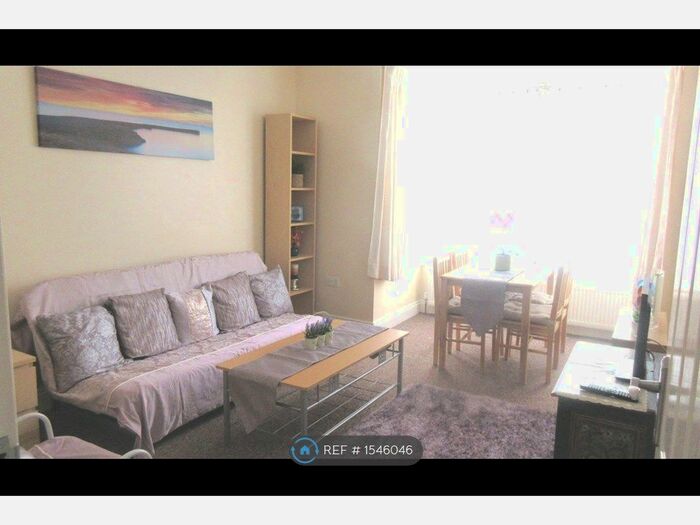 1 Bedroom Flat To Rent In Queens Road, London, E11