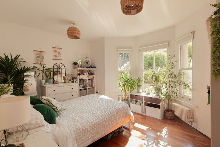 2 Bedroom Flat For Sale In Arbuthnot Road, New Cross, SE14