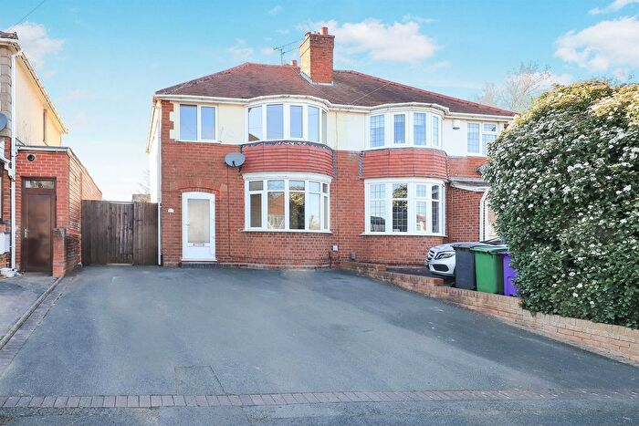 3 Bedroom Semi-Detached House For Sale In Fairview Road, Penn, Wolverhampton, WV4