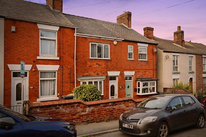 3 Bedroom Terraced House For Sale In Queen Street, Chesterfield, S43