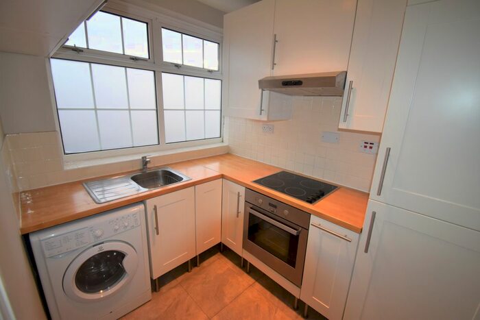 1 Bedroom Flat To Rent In Howardsgate, Welwyn Garden City, AL8