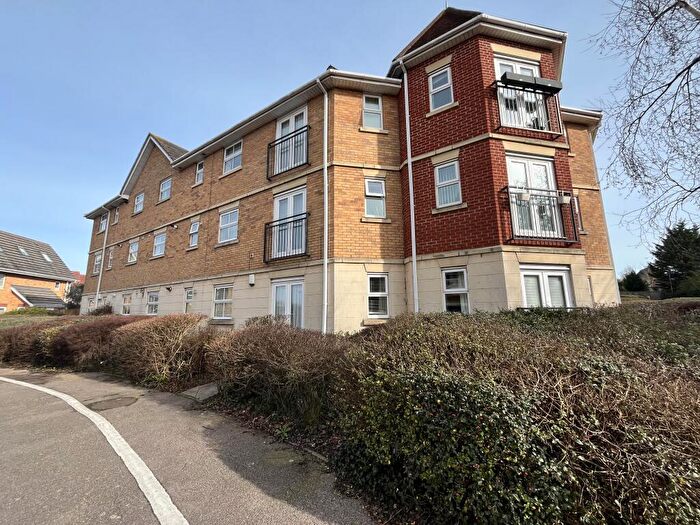 3 Bedroom Apartment To Rent In Fir Court, Osier Drive, Laindon, SS15
