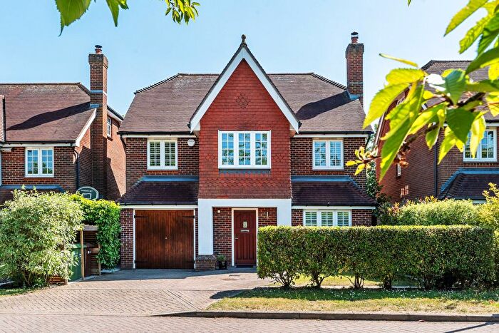 4 Bedroom Detached House For Sale In Guildford, Surrey, GU4