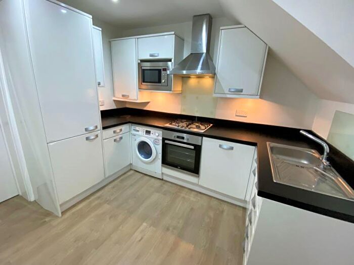 1 Bedroom Flat To Rent In Glebe Road, Finchley, N3