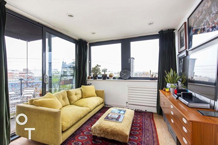 1 Bedroom Apartment For Sale In Grafton Road, Kentish Town, NW5