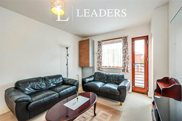 1 Bedroom Apartment For Sale In Twyford Avenue, Portsmouth, Hampshire, PO2