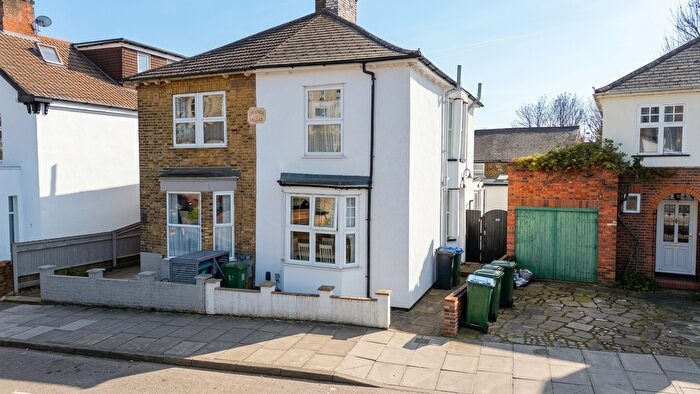 3 Bedroom Semi-Detached House For Sale In Park Road, Watford, WD17