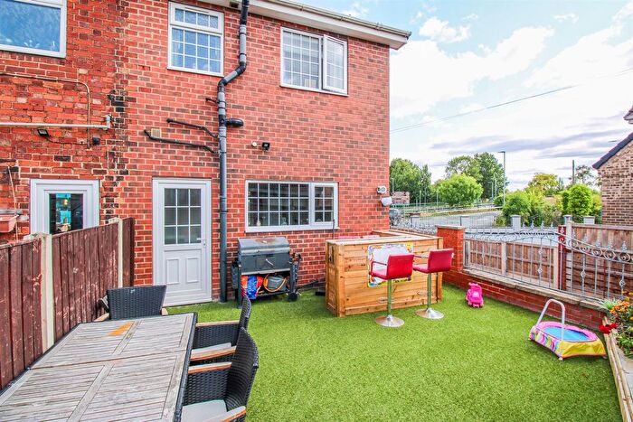 3 Bedroom End Of Terrace House For Sale In Barnsley Road, South Kirkby, Pontefract, WF9