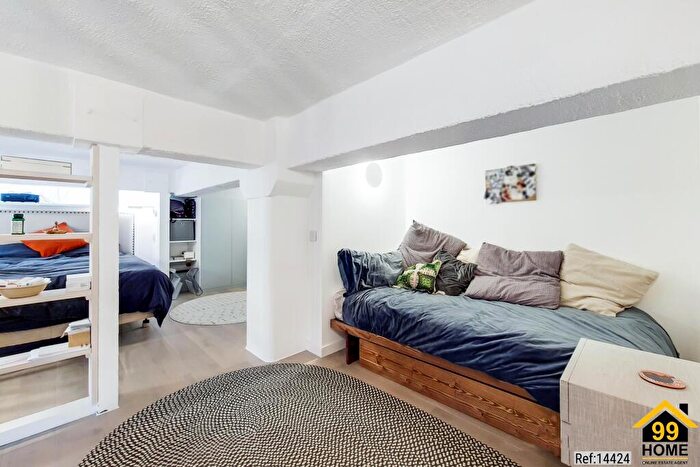 1 Bedroom Flat To Rent In Lexington Building, London, E3