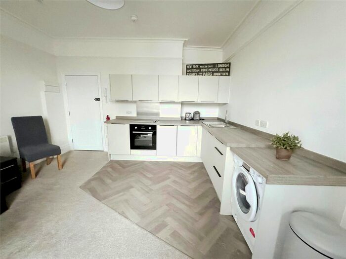 1 Bedroom Flat To Rent In Frant Road, Tunbridge Wells, Kent, TN2