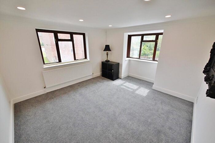 3 Bedroom Apartment To Rent In Marlborough House, Firsgrove Crescent, Brentwood, CM14