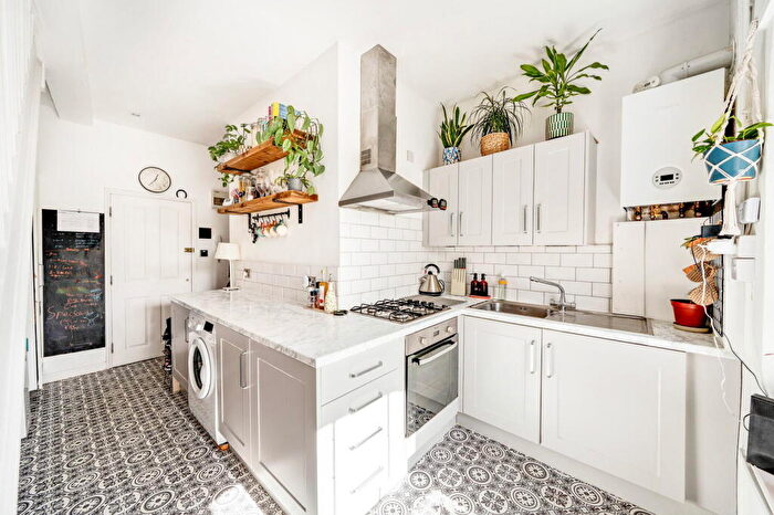 2 Bedroom Maisonette For Sale In High Street, Portishead, Bristol, BS20