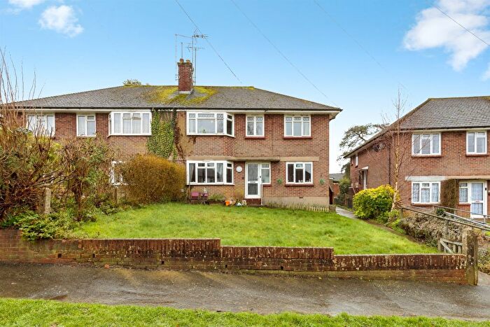 2 Bedroom Flat For Sale In Saxon Crescent, Horsham, RH12