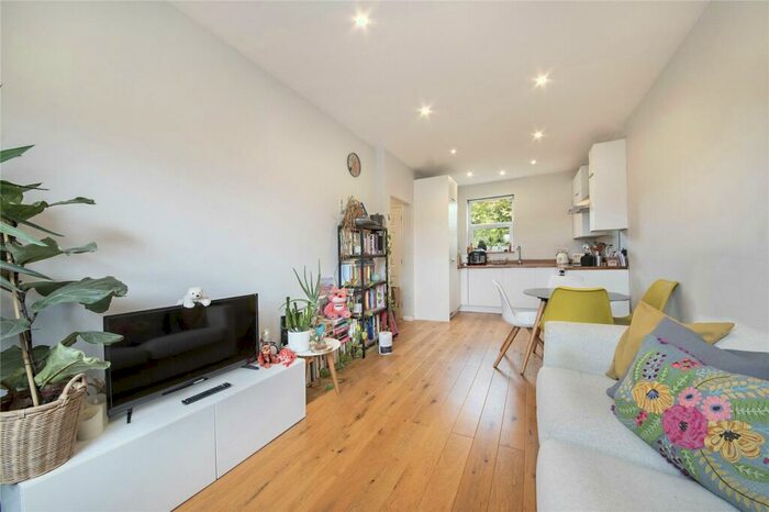 1 Bedroom Flat To Rent In Thames Circle, Cubitt Town, E14