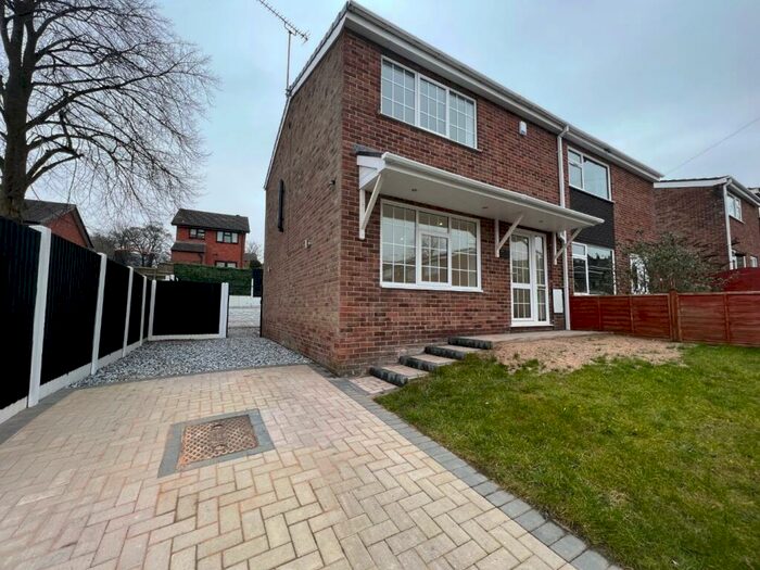 3 Bedroom Semi-Detached House To Rent In Jura Avenue, Ripley, Derbyshire, DE5