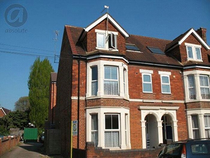 2 Bedroom Flat To Rent In Foster Hill Road, Bedford, MK40