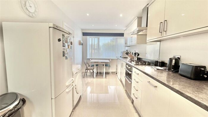 4 Bedroom Detached House For Sale In Pullman Close, Wirral, Merseyside, CH60