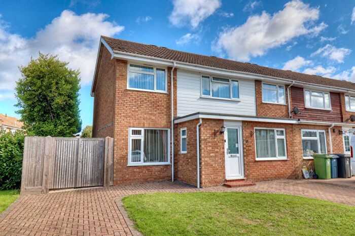 3 Bedroom End Of Terrace House For Sale In Slade Road, Stokenchurch, HP14