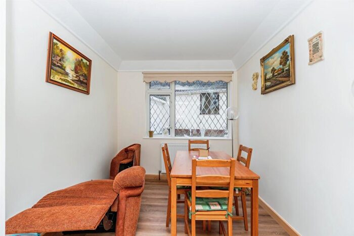 3 Bedroom Detached Bungalow For Sale In Orchard Close, North Baddesley, Southampton, SO52