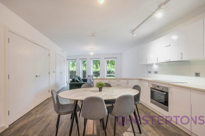 3 Bedroom Flat To Rent In Adlay Apartments, Millet Place, E16