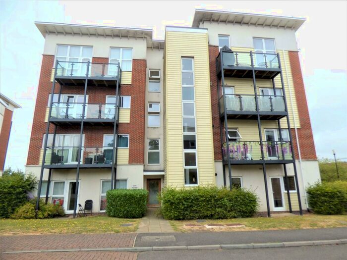 2 Bedroom Flat To Rent In Leatherhead, KT22